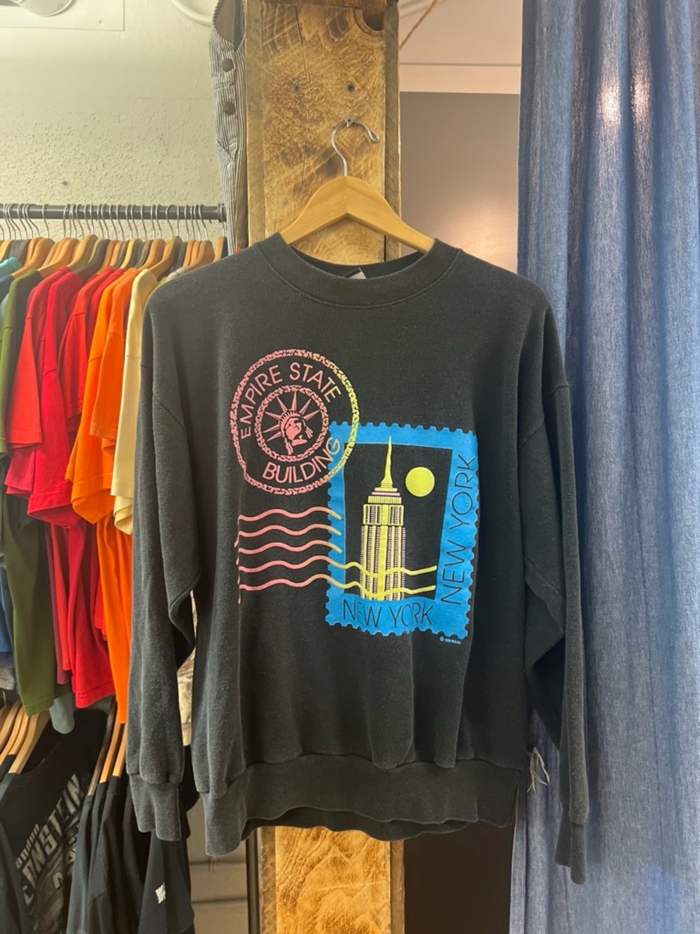 Vintage Empire State Building New York Black Sweatshirt
